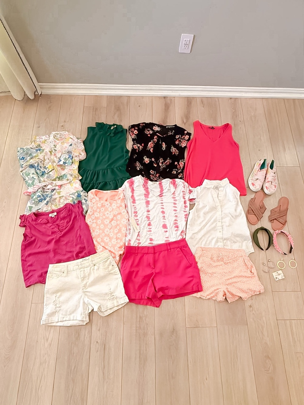 WOMENS CHIC CASUAL VACATION SPRING SUMMER CURATED CAPSULE SIZE SMALL